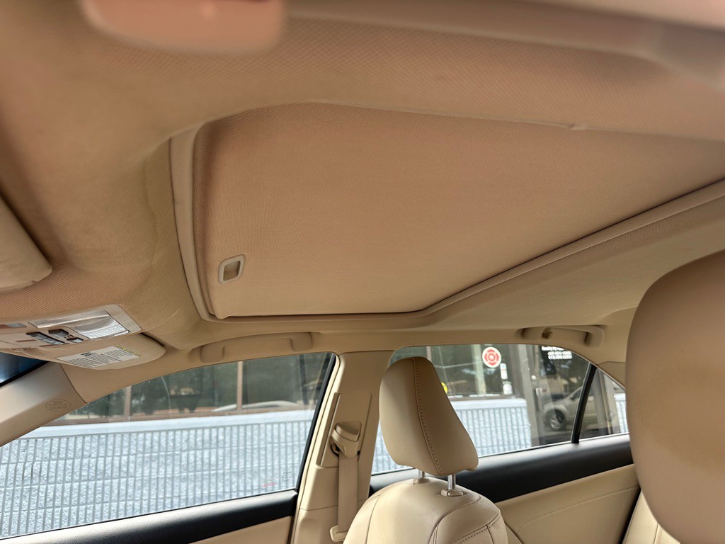 2013 Toyota Camry Image 15