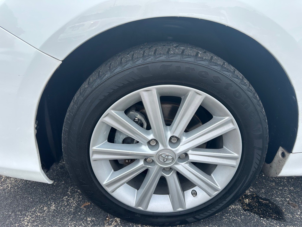 2013 Toyota Camry Image 20
