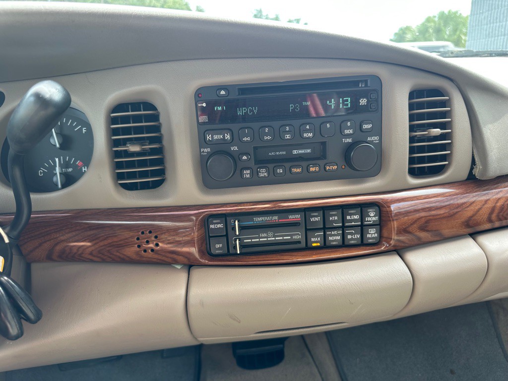 2002 Buick LeSabre Image 14