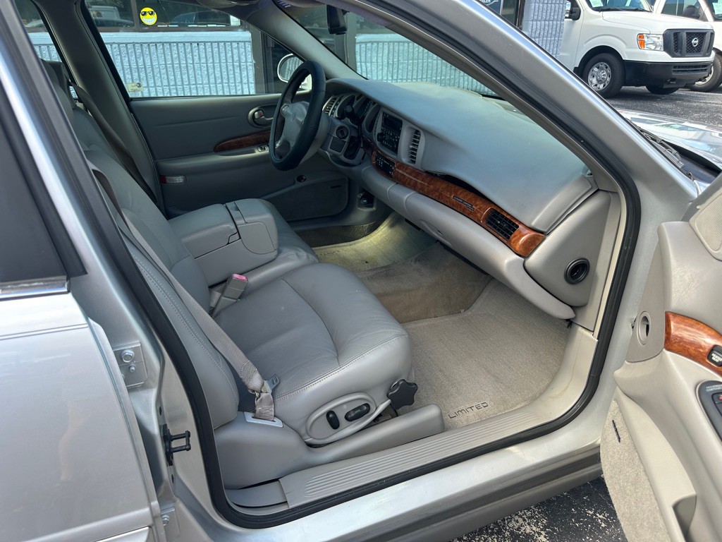 2002 Buick LeSabre Image 10