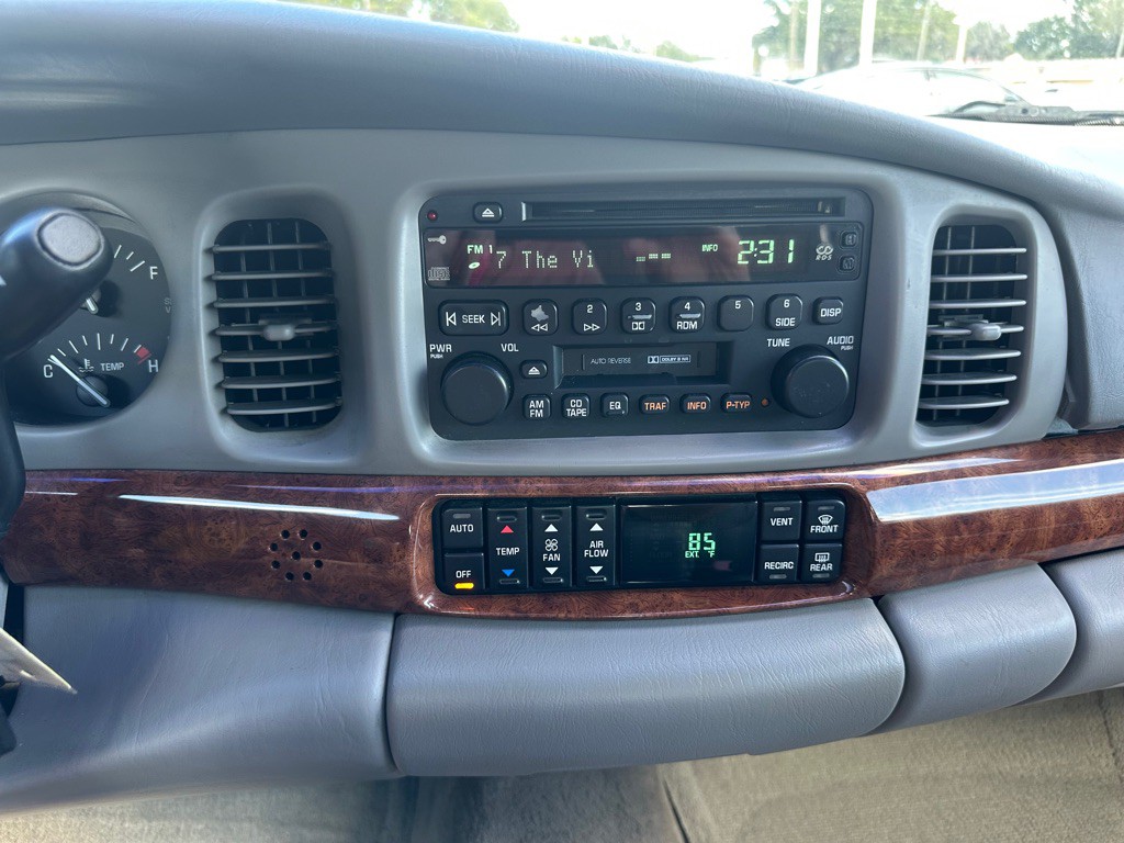 2002 Buick LeSabre Image 15