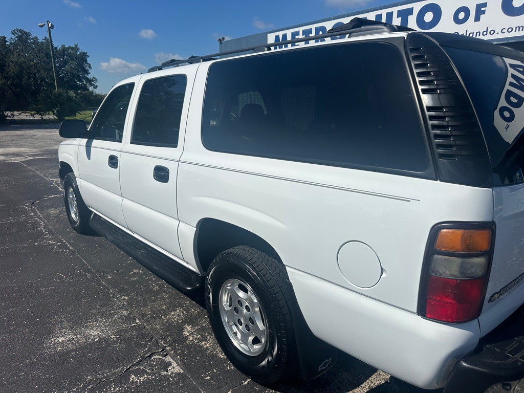 2006 Chevrolet Suburban Image 2