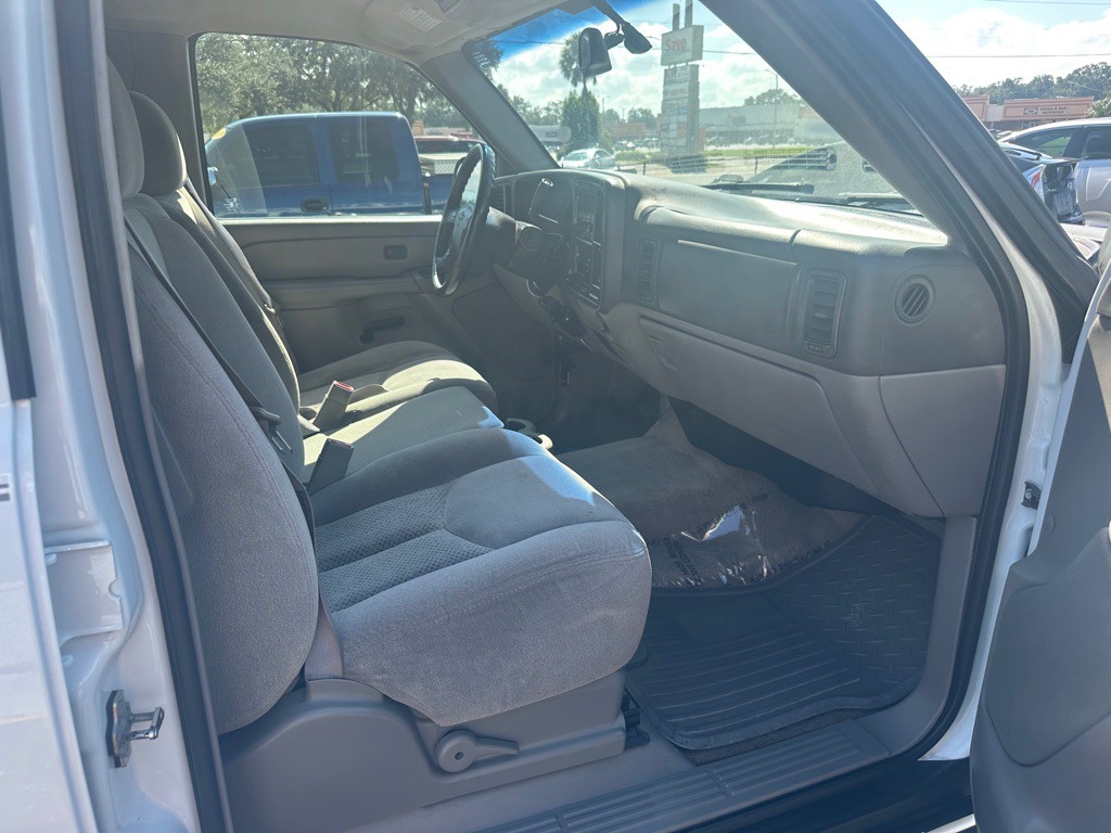 2006 Chevrolet Suburban Image 10
