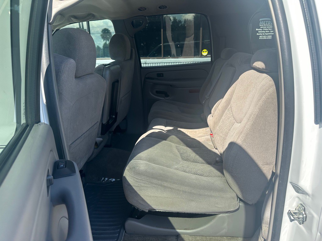 2006 Chevrolet Suburban Image 11