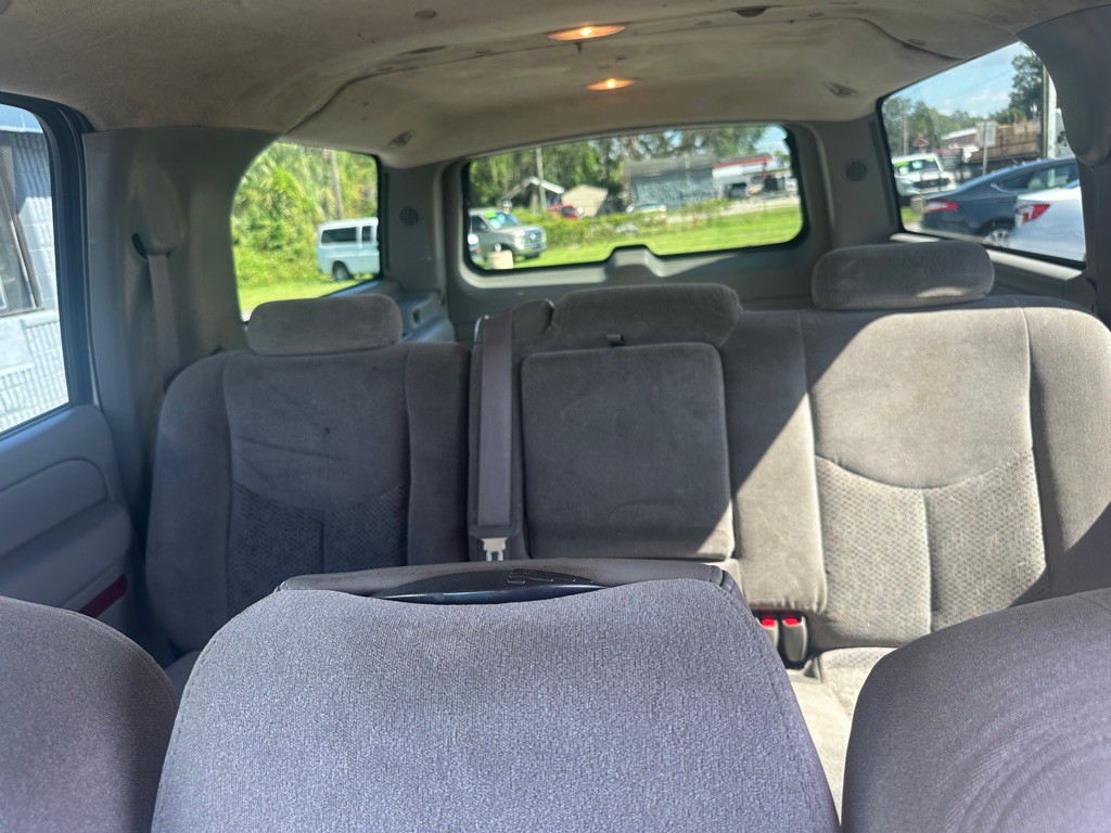 2006 Chevrolet Suburban Image 12