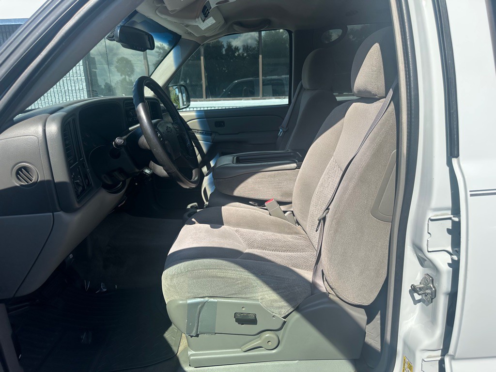 2006 Chevrolet Suburban Image 13