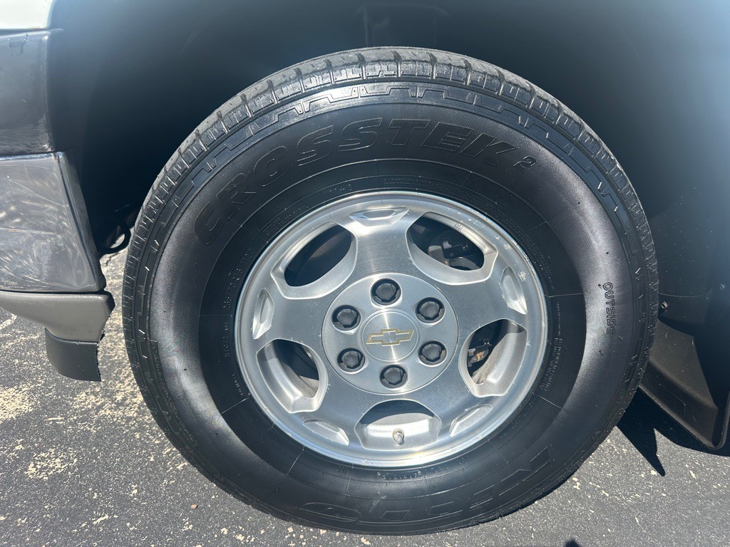 2006 Chevrolet Suburban Image 19