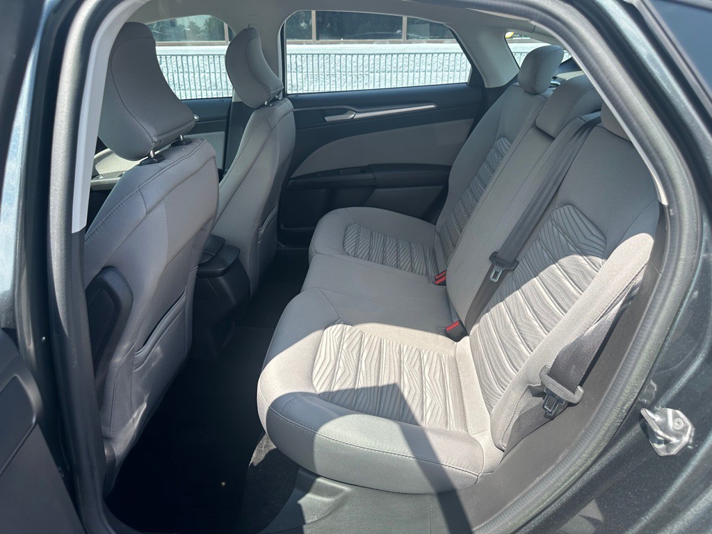 2016 Ford Fusion Image 10