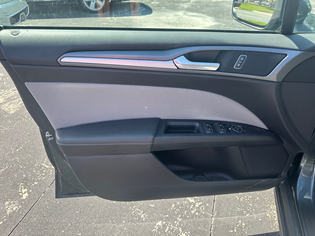 2016 Ford Fusion Image 13