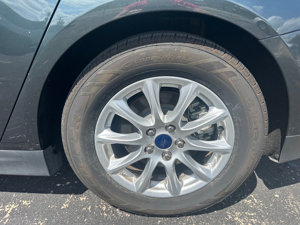 2016 Ford Fusion Image 19