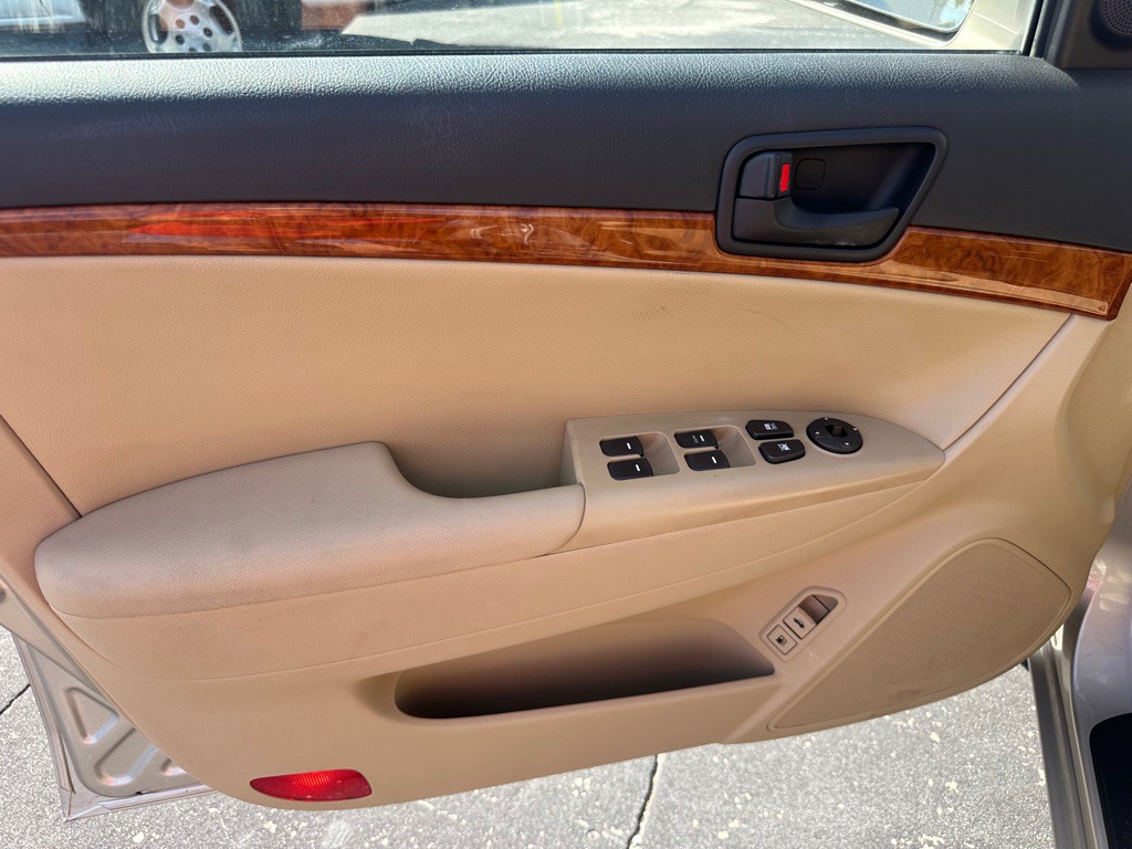 2009 Hyundai Sonata Image 14