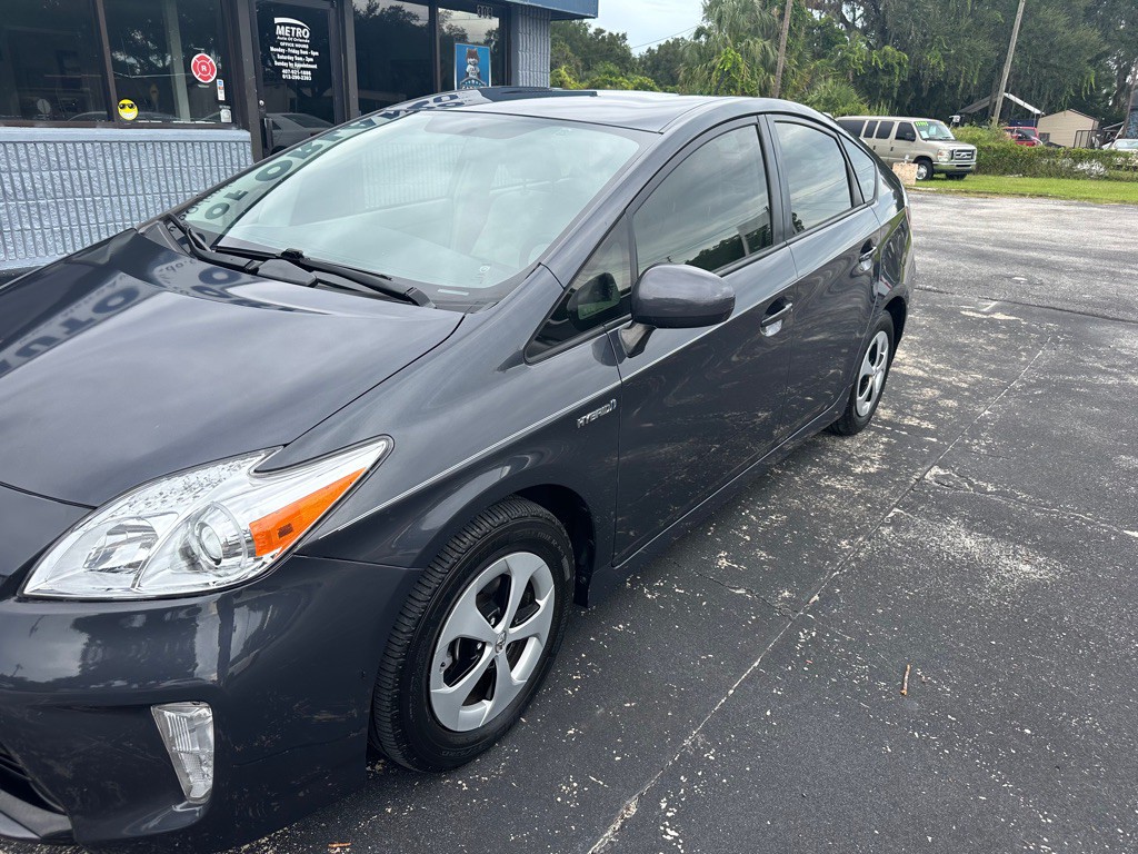 2013 Toyota Prius Image 3