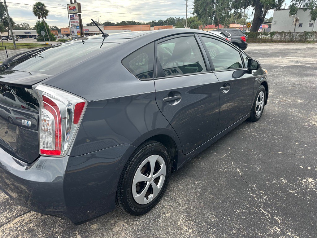 2013 Toyota Prius Image 7