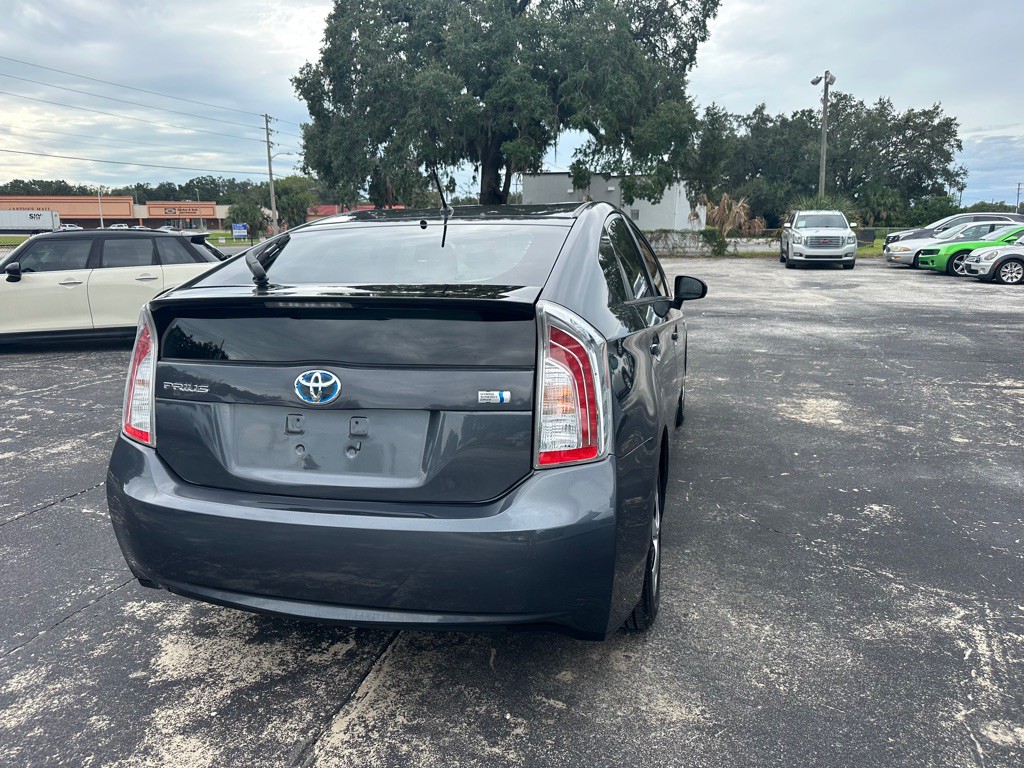 2013 Toyota Prius Image 8