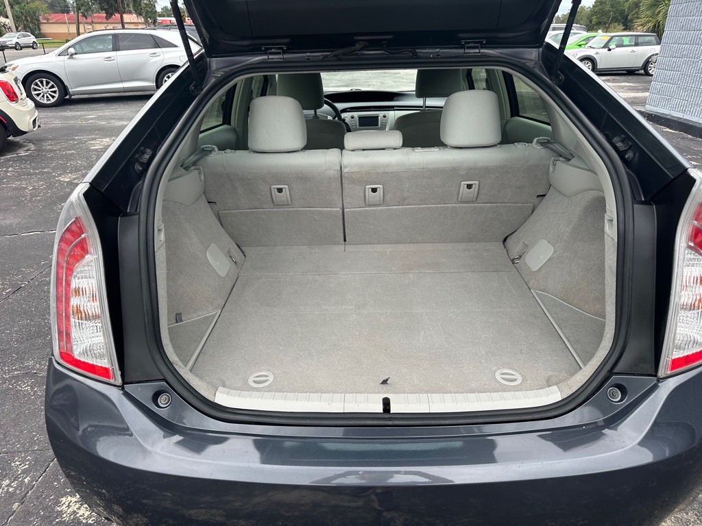 2013 Toyota Prius Image 9