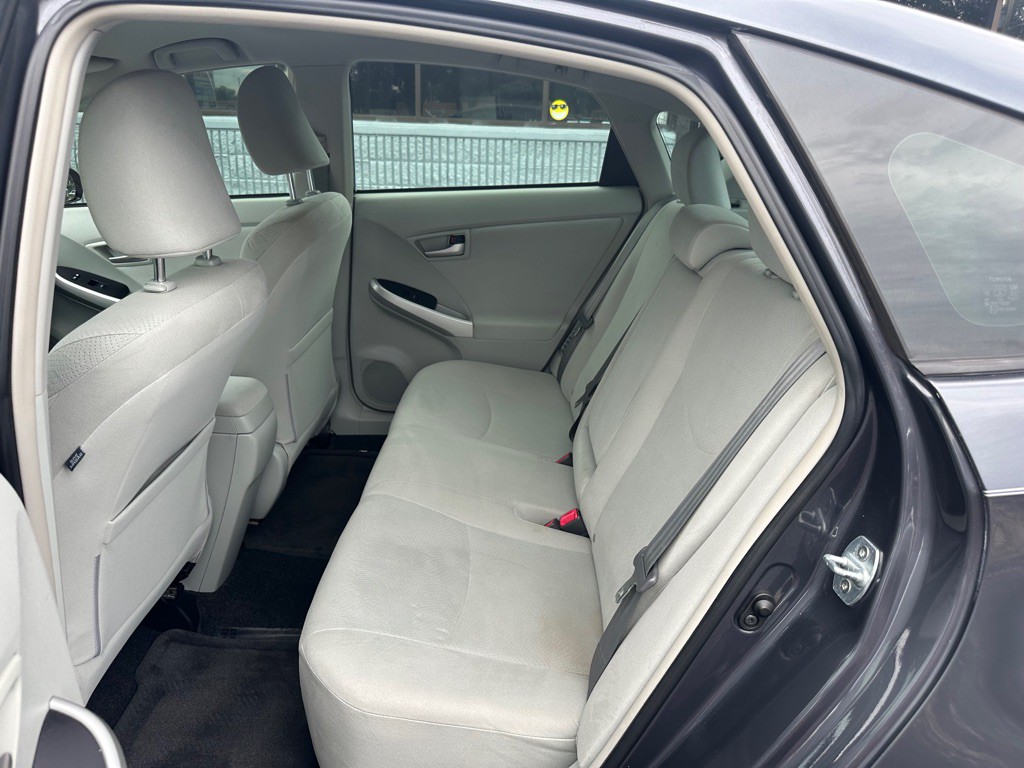 2013 Toyota Prius Image 11