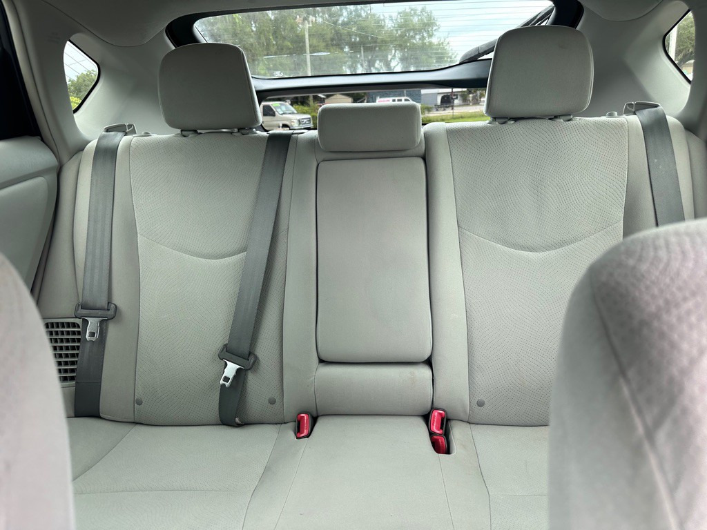 2013 Toyota Prius Image 12