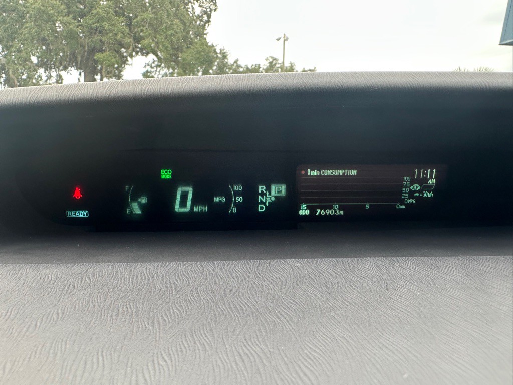 2013 Toyota Prius Image 17