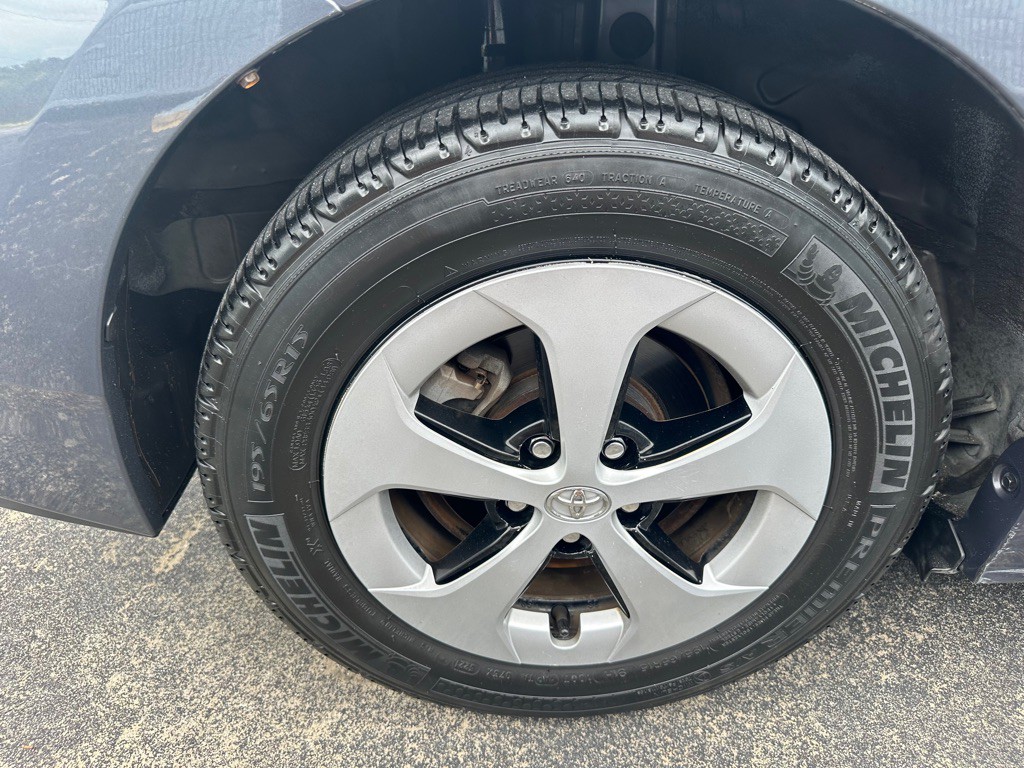 2013 Toyota Prius Image 21