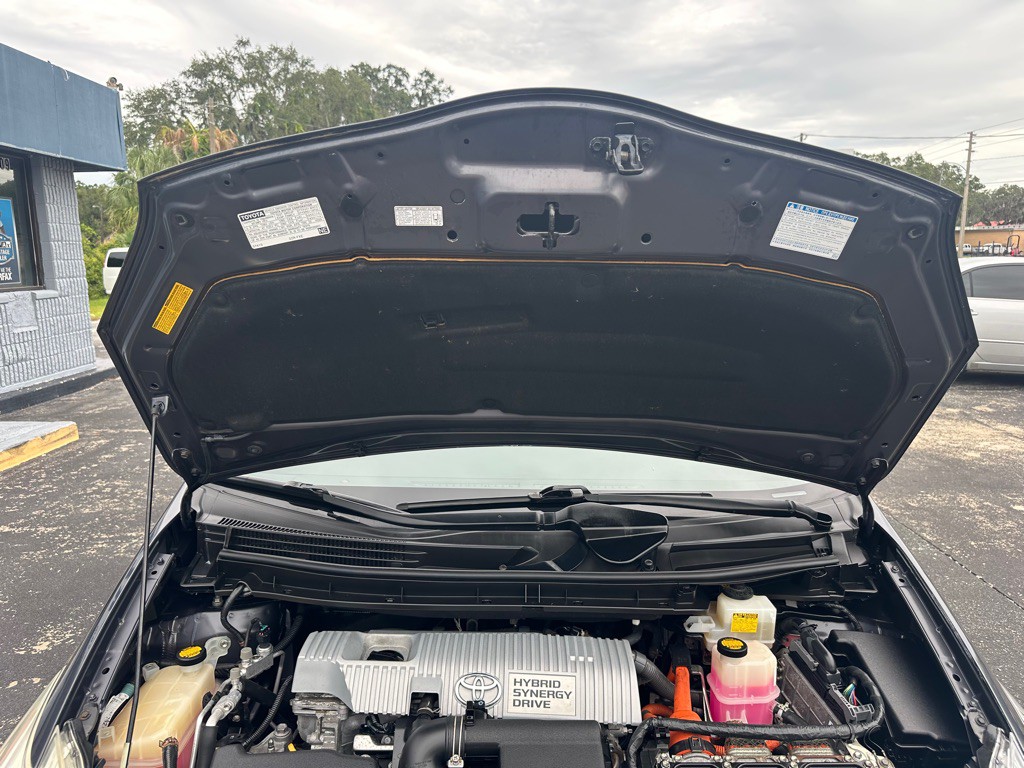 2013 Toyota Prius Image 25