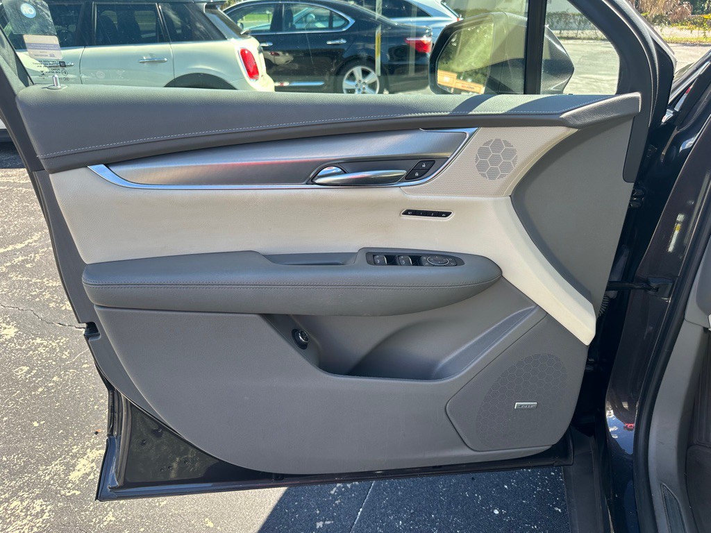 2017 Cadillac XT5 Image 16