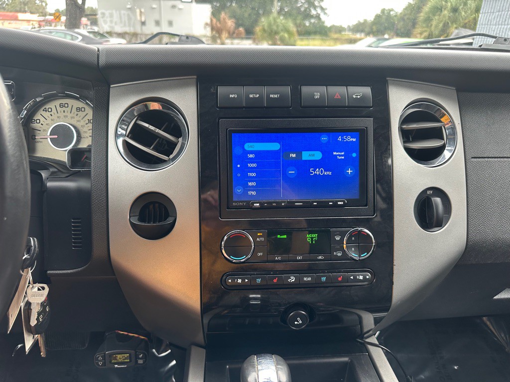 2012 Ford Expedition Image 17