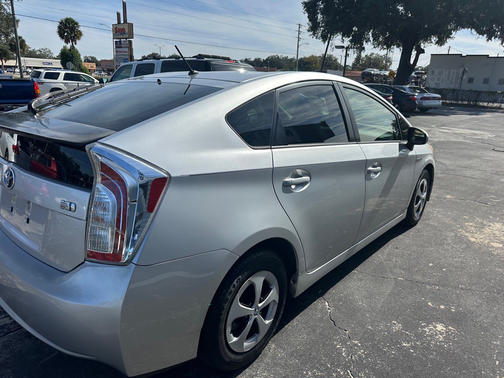 2013 Toyota Prius Image 7