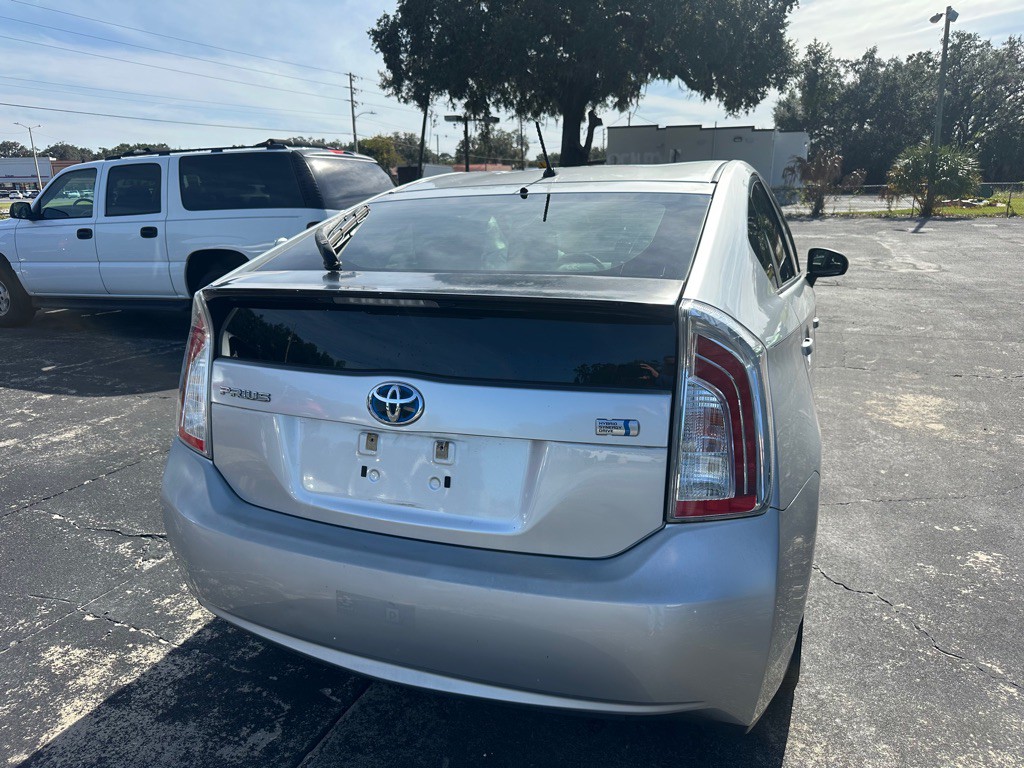 2013 Toyota Prius Image 8