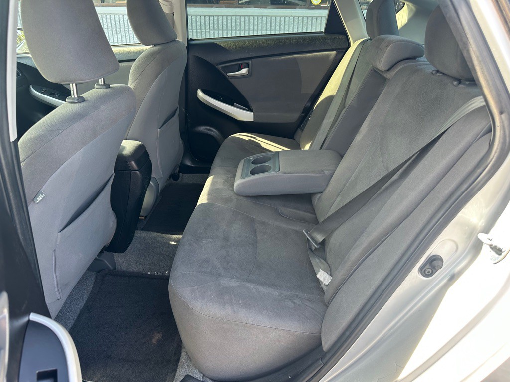 2013 Toyota Prius Image 10