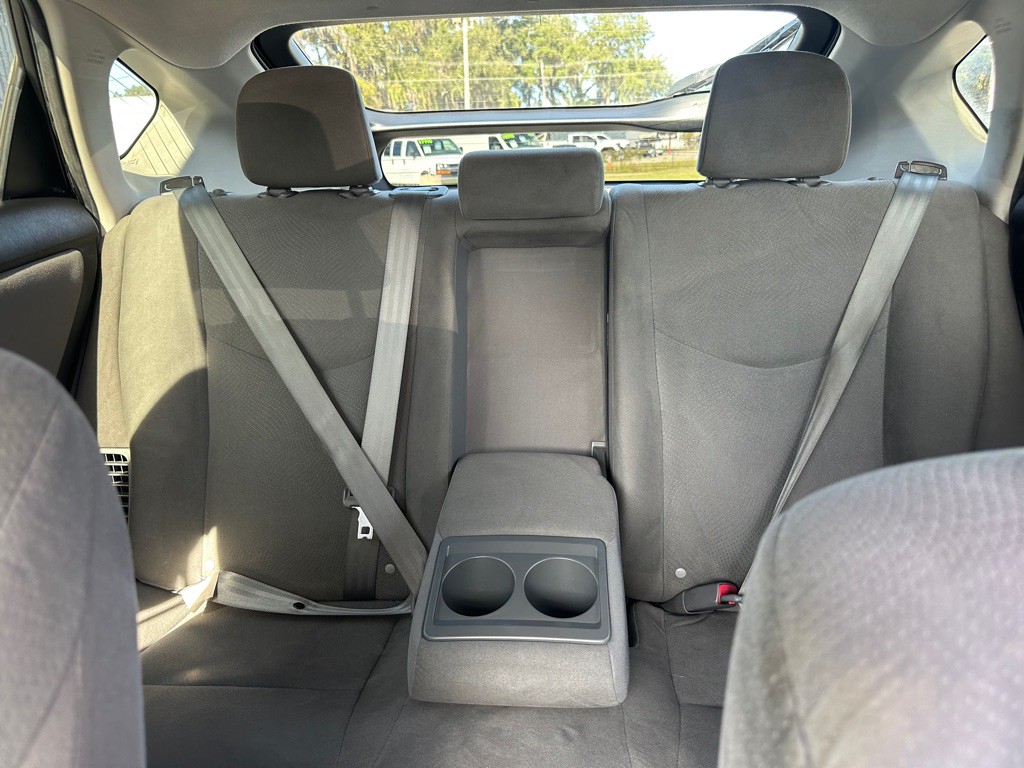 2013 Toyota Prius Image 11