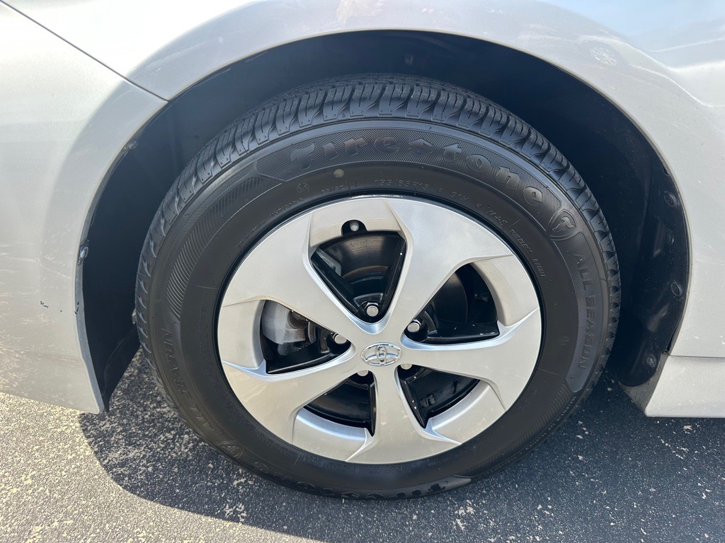 2013 Toyota Prius Image 17