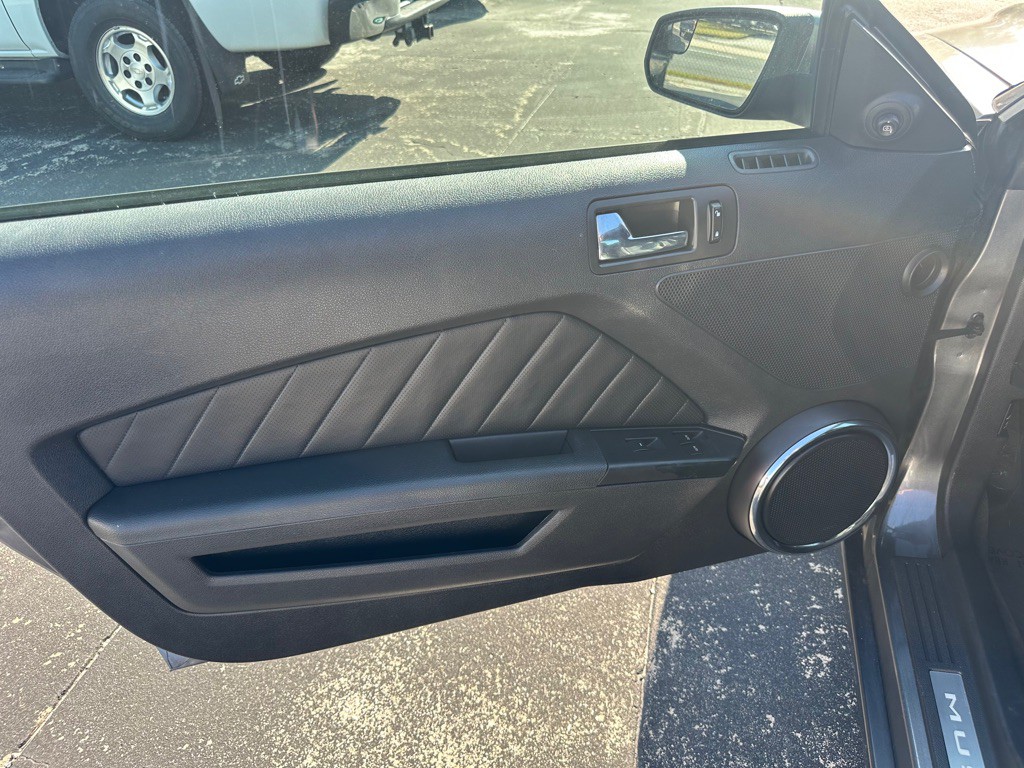 2014 Ford Mustang Image 17