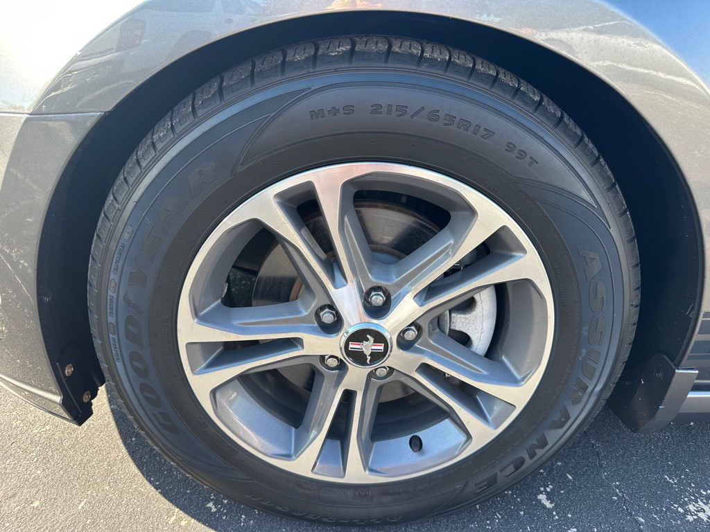 2014 Ford Mustang Image 21