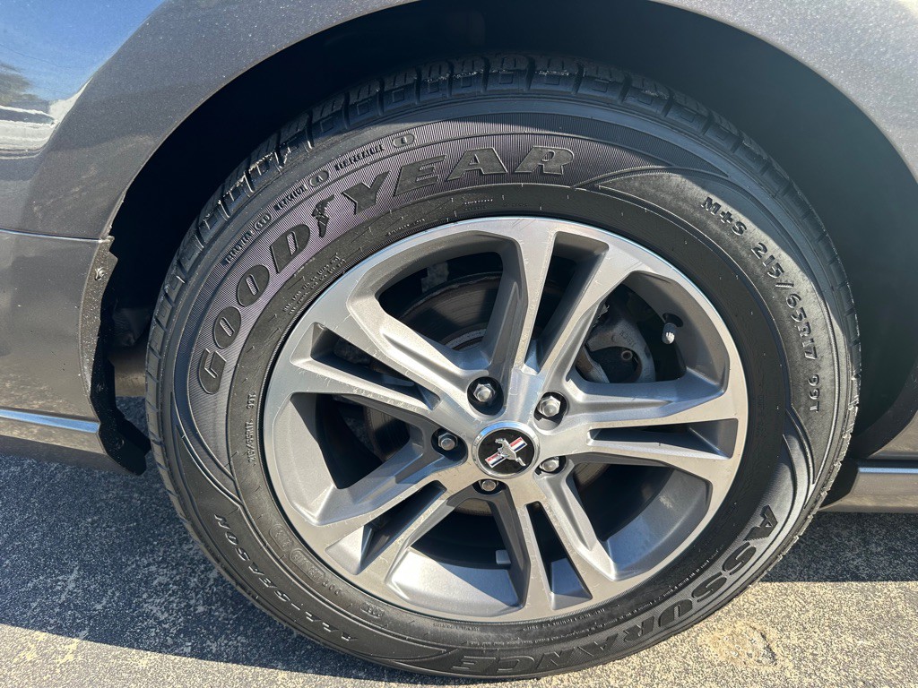 2014 Ford Mustang Image 23