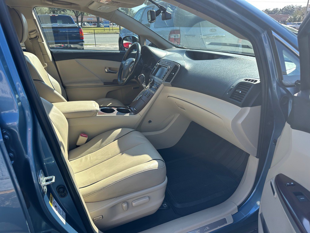 2009 Toyota Venza Image 10