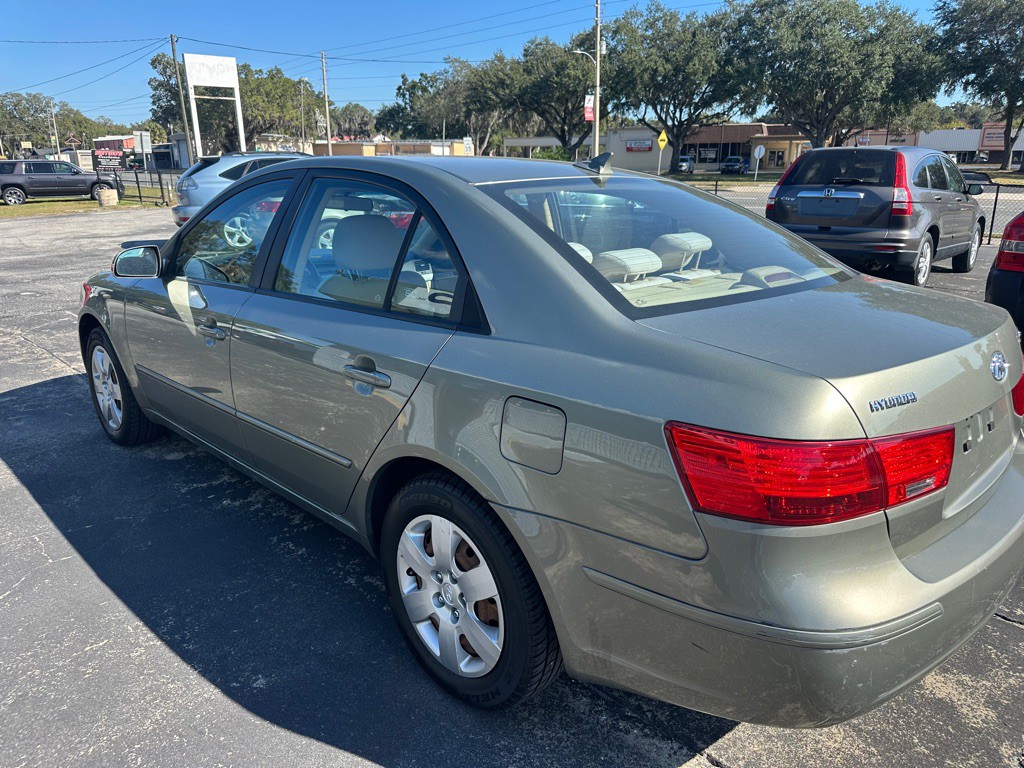 2010 Hyundai Sonata Image 7
