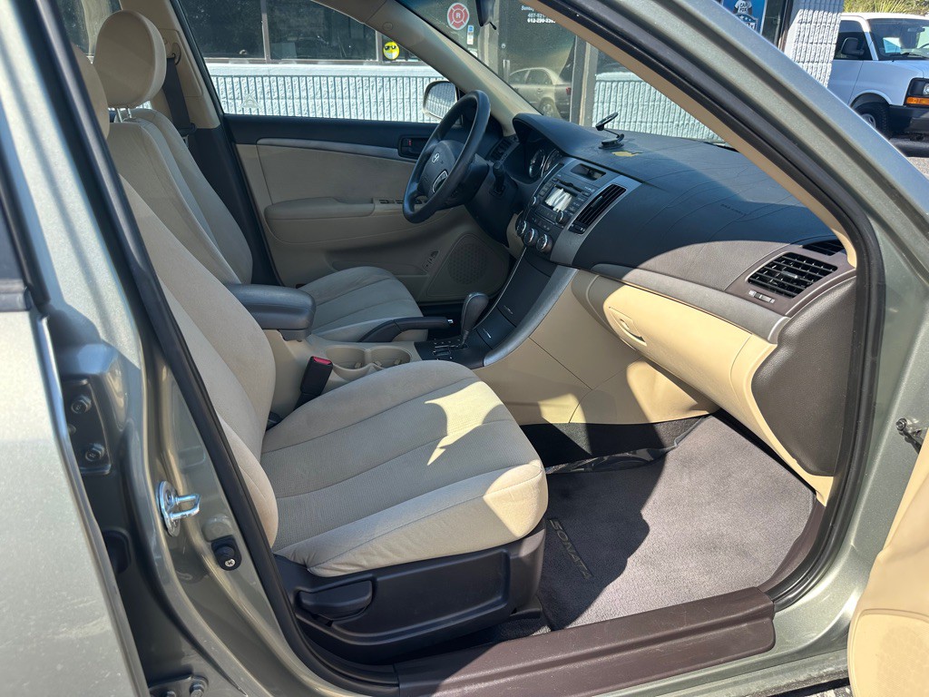 2010 Hyundai Sonata Image 10