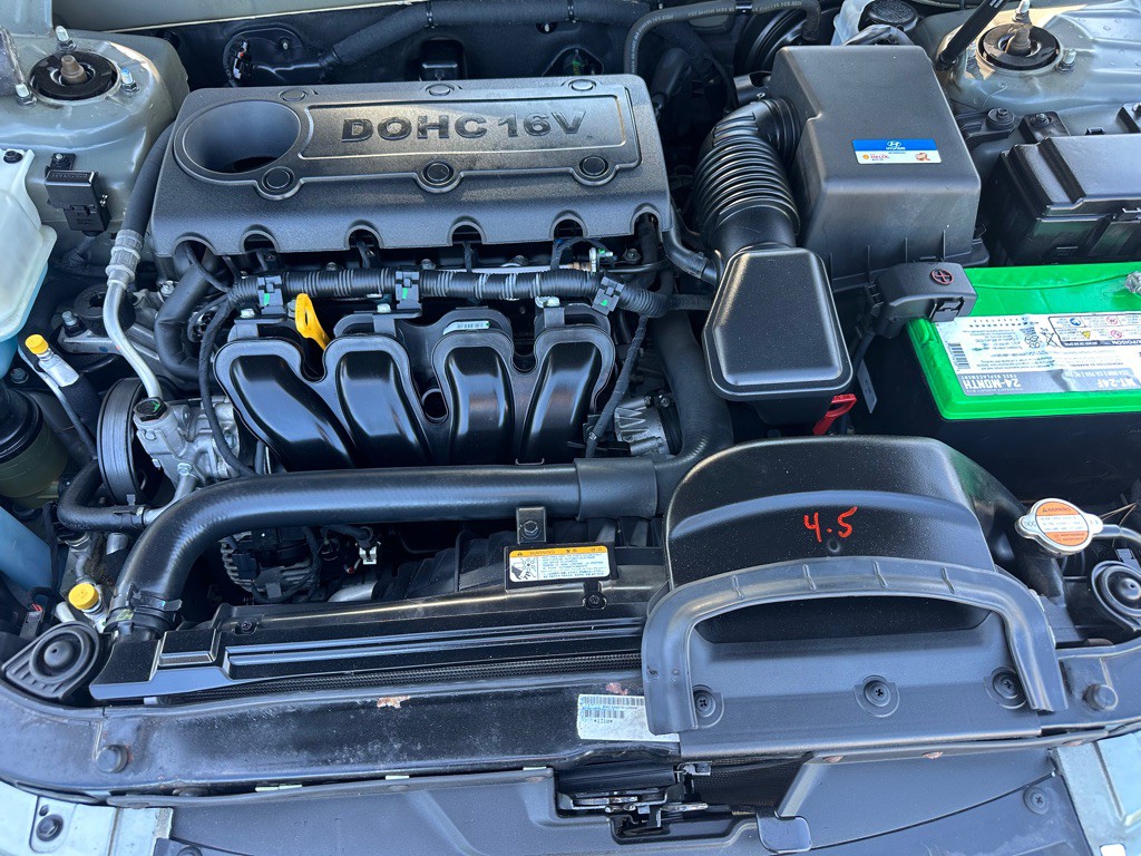 2010 Hyundai Sonata Image 24