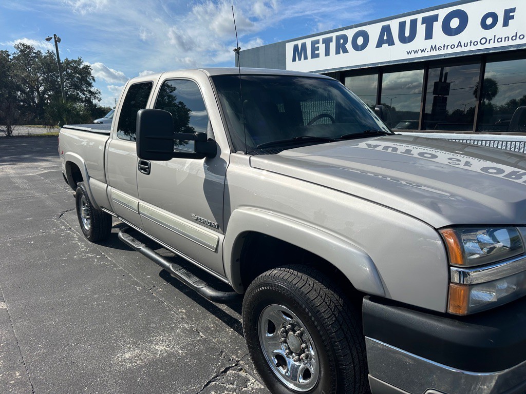 2004 Chevrolet Silverado 1500 Image 3