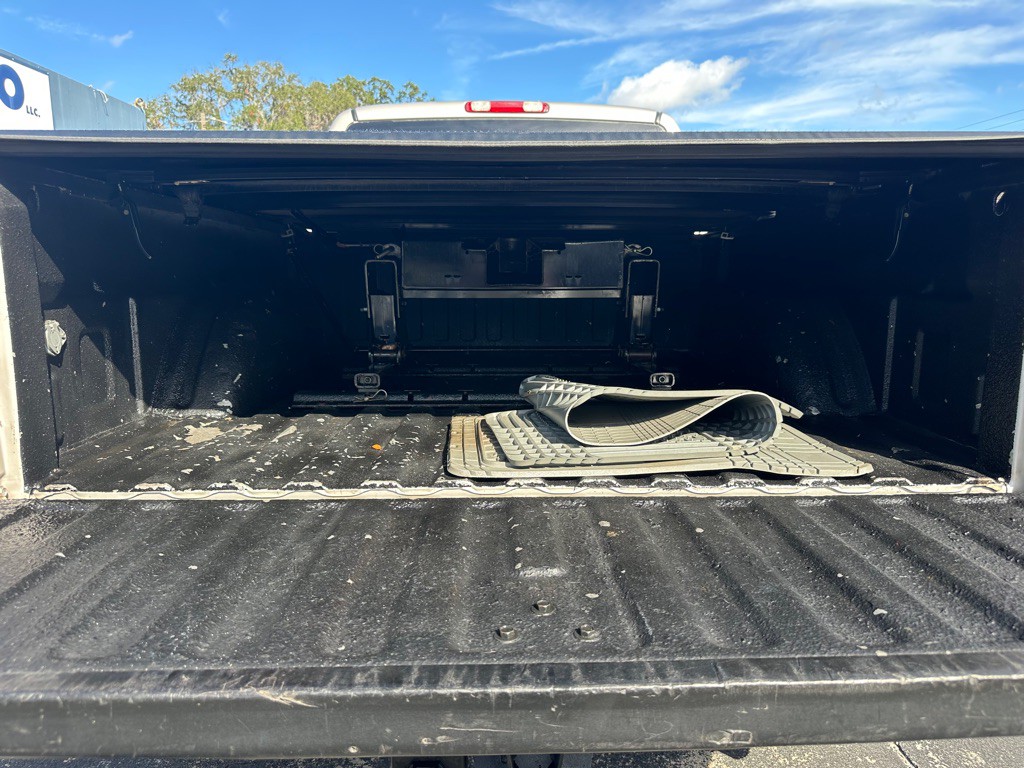 2004 Chevrolet Silverado 1500 Image 9