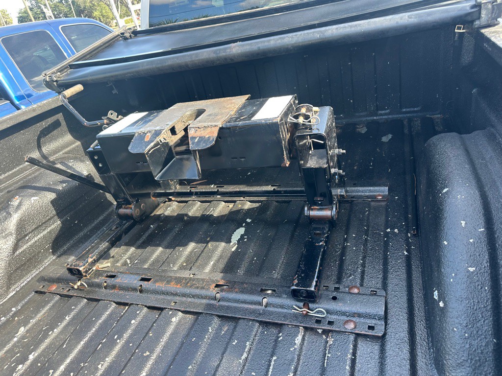 2004 Chevrolet Silverado 1500 Image 10