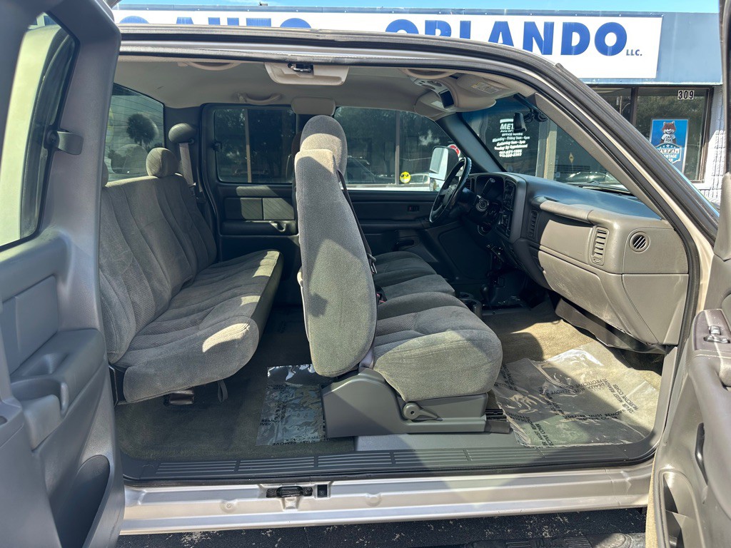 2004 Chevrolet Silverado 1500 Image 12