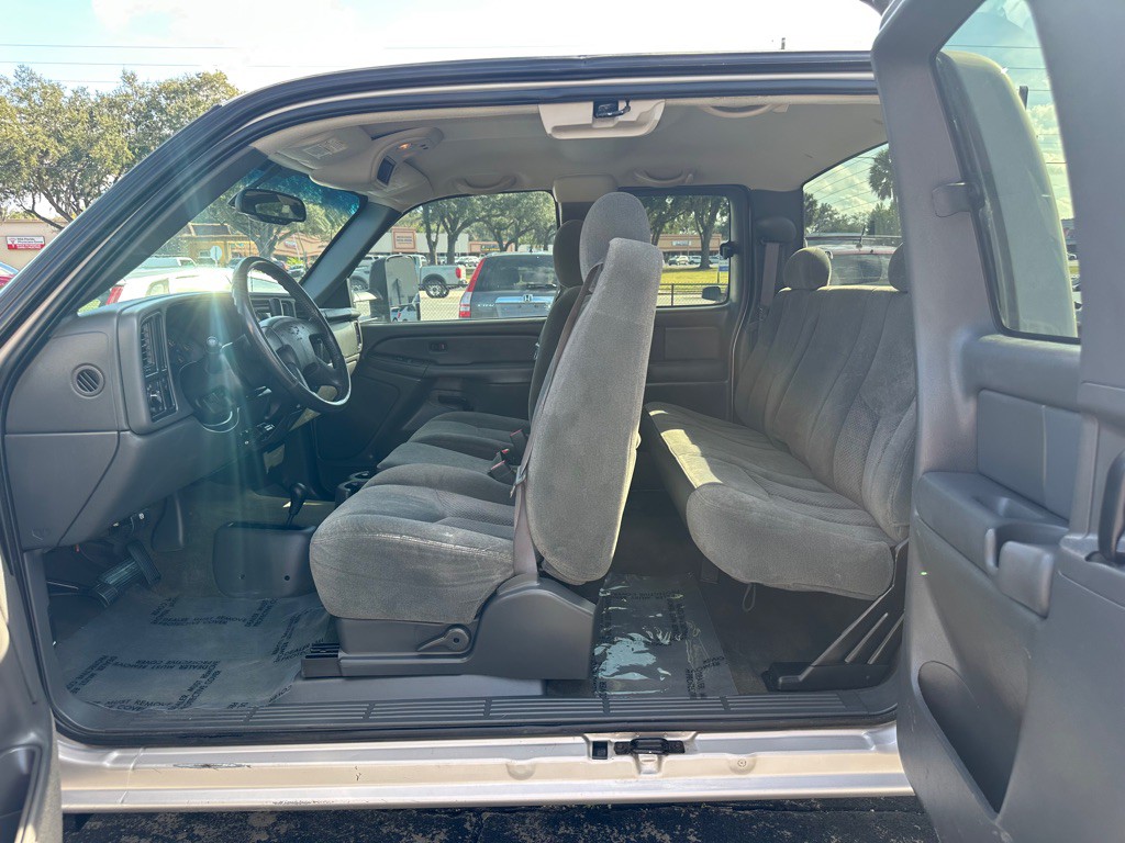 2004 Chevrolet Silverado 1500 Image 13