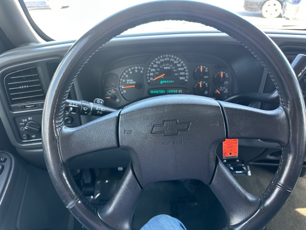 2004 Chevrolet Silverado 1500 Image 18