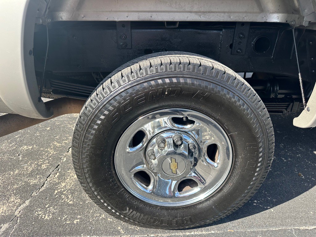 2004 Chevrolet Silverado 1500 Image 21