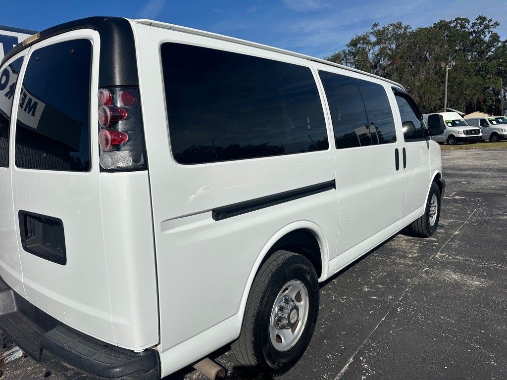 2011 Chevrolet Express Image 2