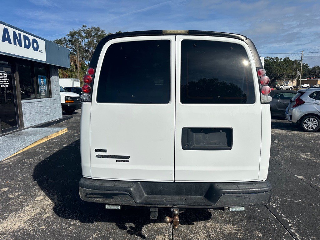 2011 Chevrolet Express Image 8