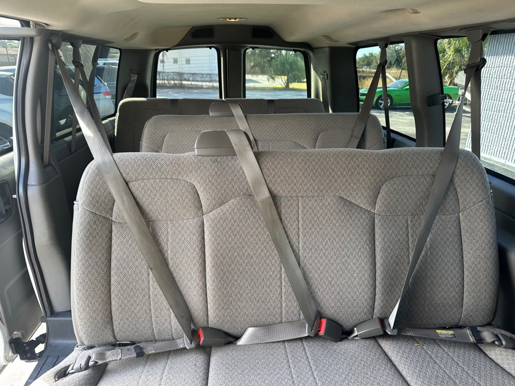 2011 Chevrolet Express Image 12