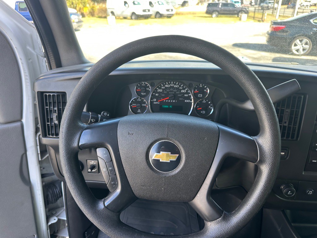 2011 Chevrolet Express Image 19