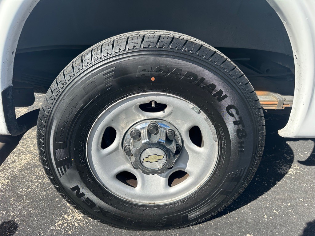 2011 Chevrolet Express Image 22